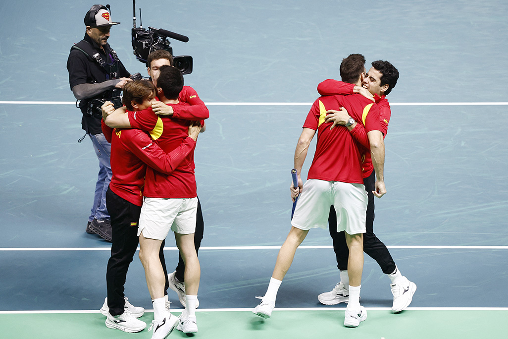 Spain, Germany stage Davis Cup comeback wins to set up semi-final clash
