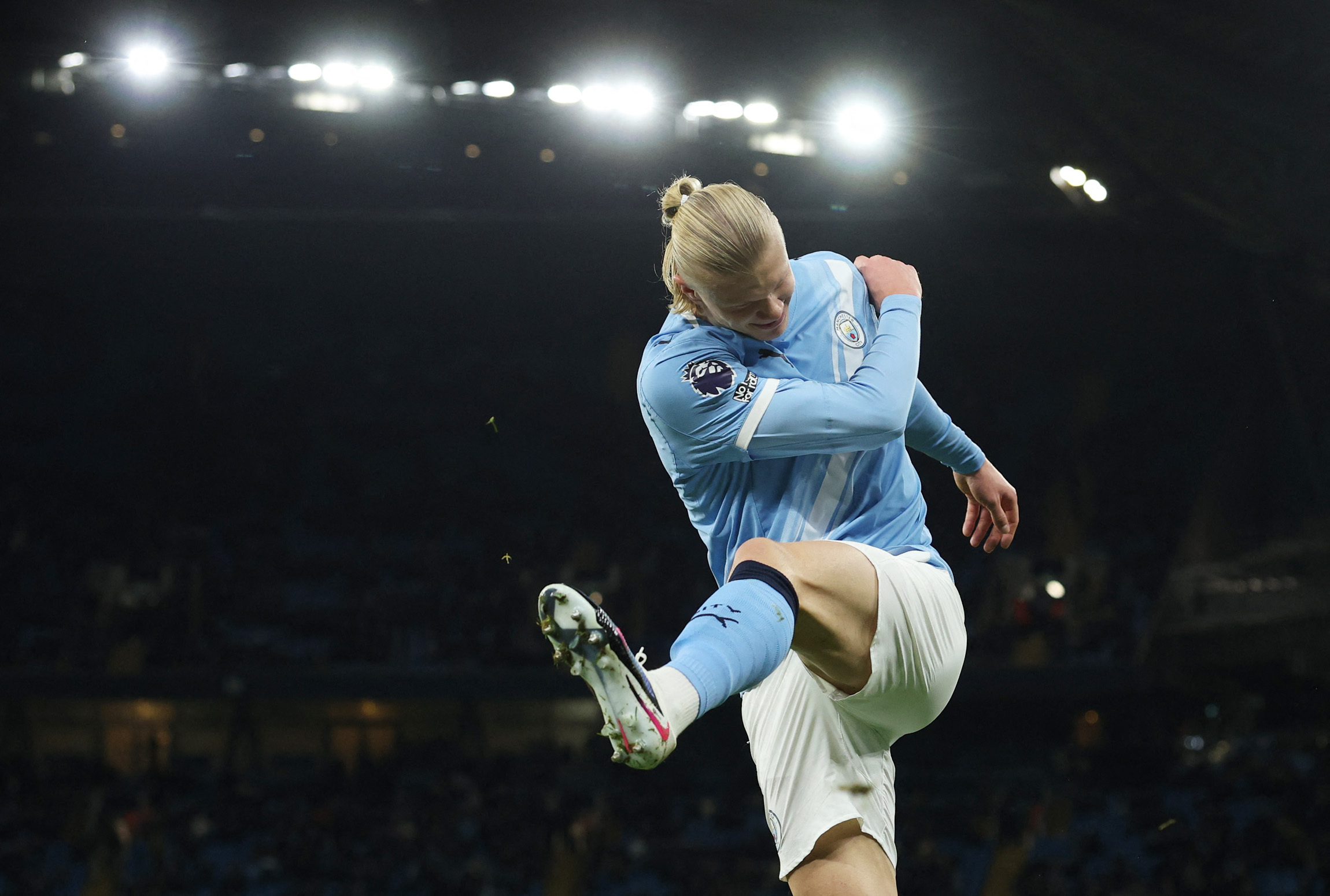 Haaland propels Man City to top with double against West Ham