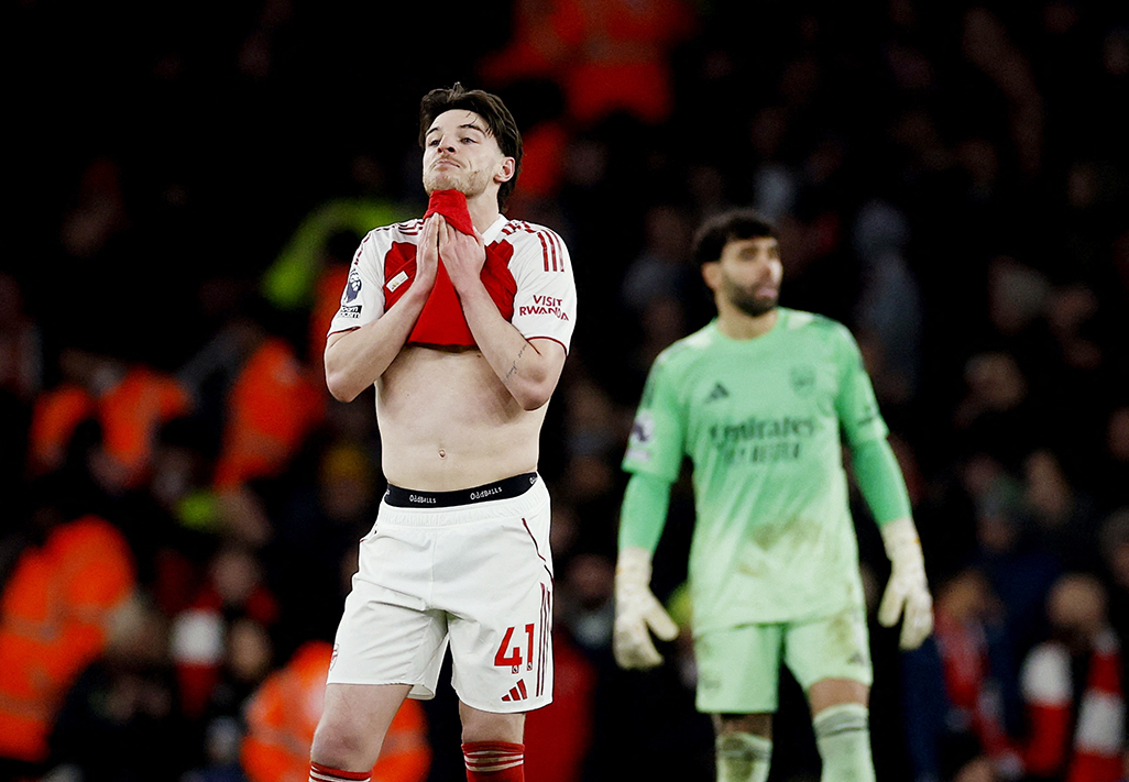 Arsenal under pressure as Premier League title race heats up