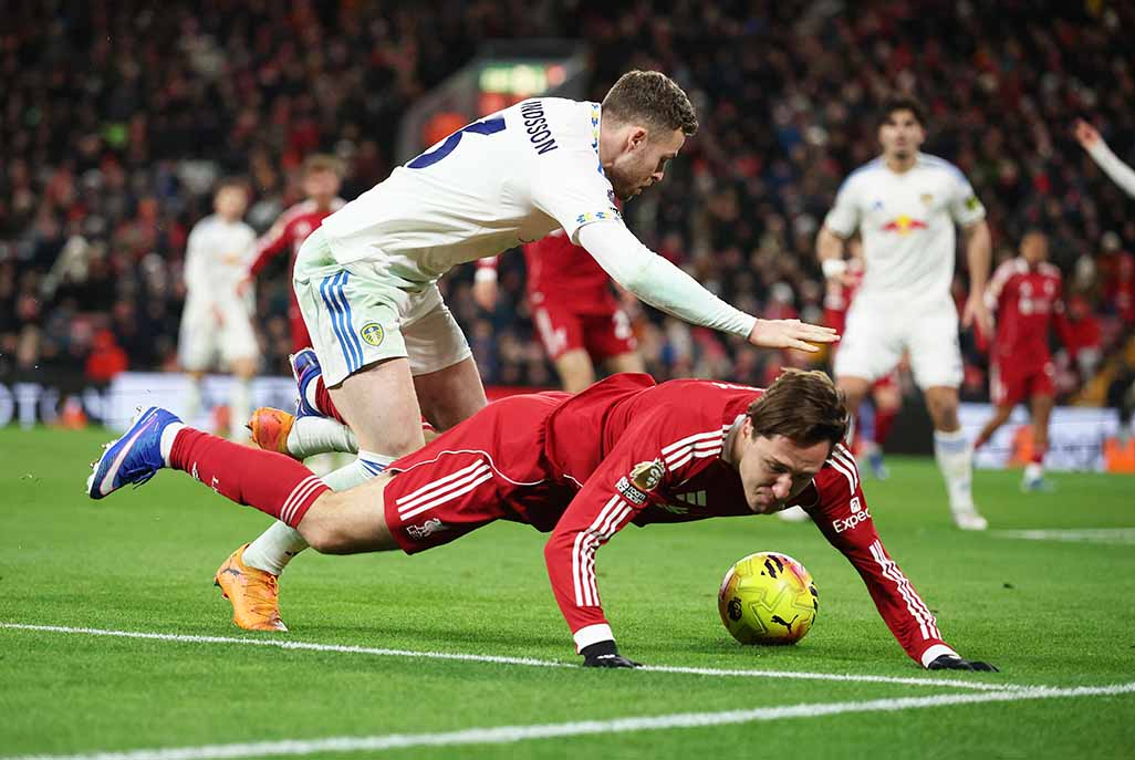 Leeds hold Liverpool to goalless draw at Anfield
