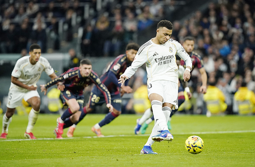 Real Madrid calm storm with win over Levante