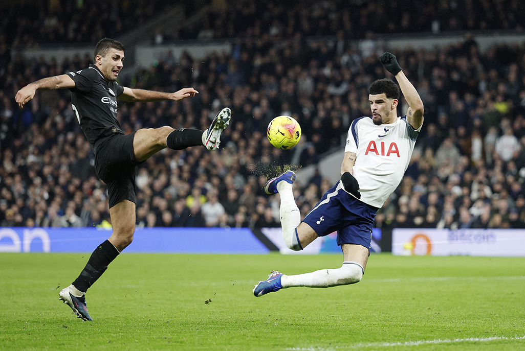 Man City stunned as Solanke magic earns Tottenham a draw